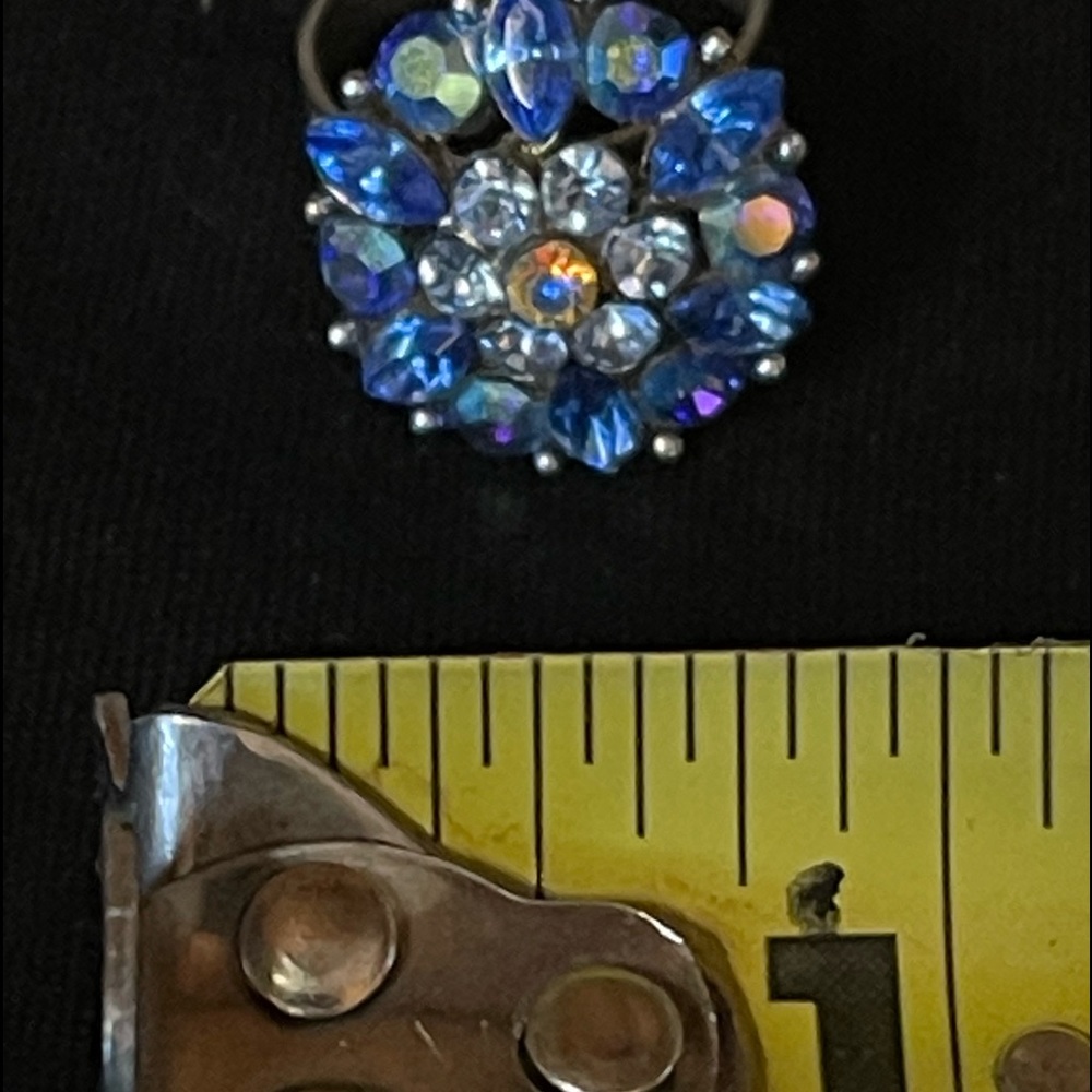 Ring - Picture 3 of 4